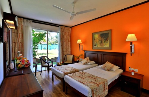 Waskaduwa Hotel | Hibiscus Beach Hotel And Villas