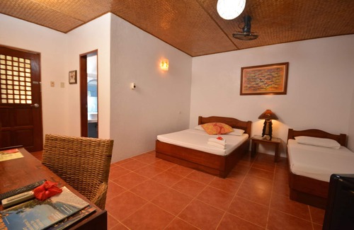 Puerto Princesa City Centre Casa | Hibiscus Garden Resort