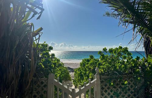 Dunmore Town Casa | Hibiscus Hill Guest House - Elegant Garden Oasis, Pink Sand Bch home