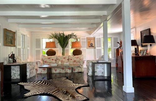 Dunmore Town Casa | Hibiscus Hill Kings Treat - Ultimate Island Style House withPool home