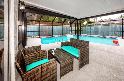 Largo Casa | Hibiscus16 Heated Pool, Near Beach, Farmer Markets, Tampa, Clearwater, Pinellas Park, Pickleball, Tennis
