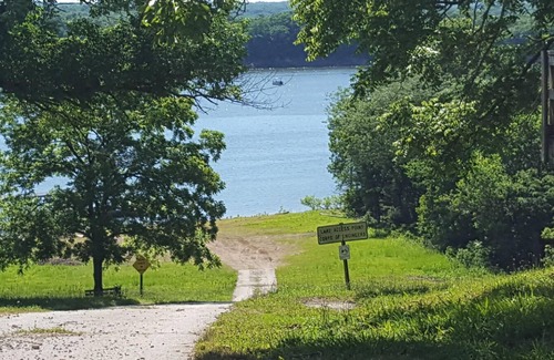Pittsburg Cabina | Hickory Grove Hideaway Cabin 10