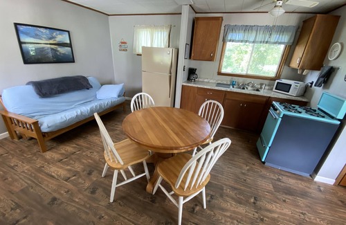 Pittsburg Cabina | Hickory Grove Hideaway - Cabin 8