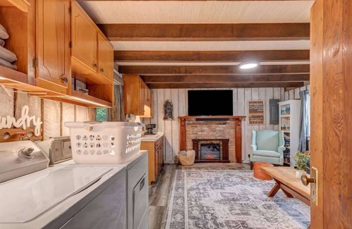 Cadiz Cabina | Hickory Haven – Lake Getaway + Private Dock
