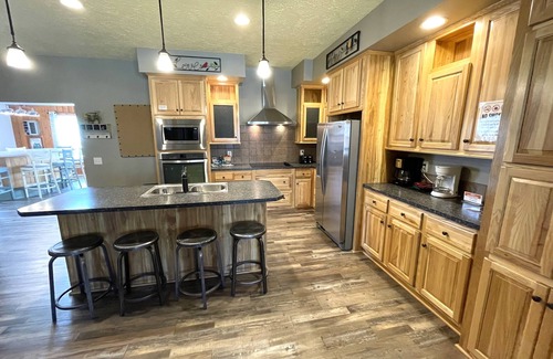 Spring Brook Casa | Hickory Haven @ Spring Brook Resort | Pet Friendly Casa de vacaciones | Dos habitaciones principales
