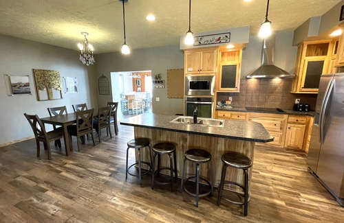 Spring Brook Casa | Hickory Haven @ Spring Brook Resort | Pet Friendly Casa de vacaciones | Dos habitaciones principales