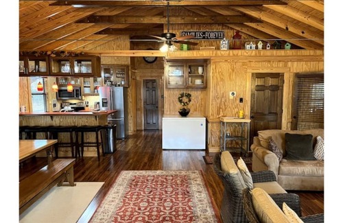 Quinlan Casa | Hickory House on Lake Tawakoni