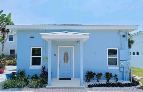 New Smyrna Beach Casa | Hidden Beach Bungalow - Walking distance to the beach, shops and great food!