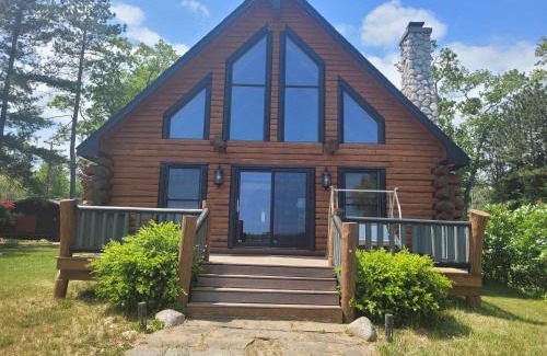 Oscoda Casa | Hidden Cove - Beauty On The Lake!