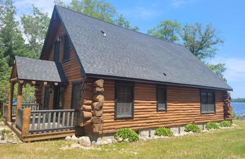 Oscoda Casa | Hidden Cove - Beauty On The Lake!