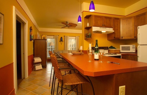 Saugatuck Cama Y Desayuno | Hidden Garden Cottages & Suites