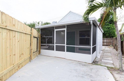 South Palm Park Neighborhood Association Cabaña | Hidden Gem #2 @ Lake Worth