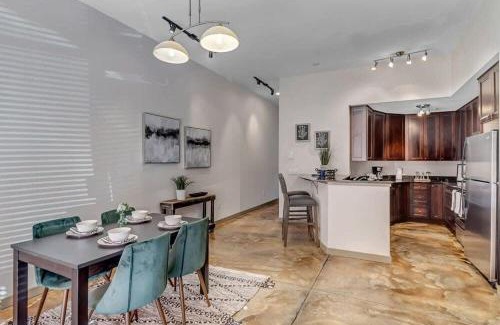 Springfield Casa | Hidden-Gem 2B Towhhouse in Springfield Close to DT and Stadium!