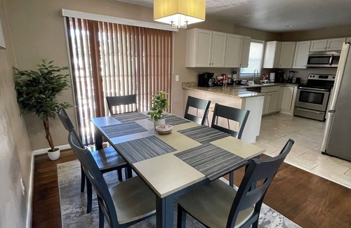 Portsmouth Casa | Hidden Gem A Comfortable 4bedroom home with a fenced-in yard.