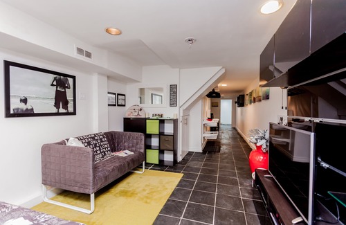 Palmerston Casa | Hidden Gem In Sought-After Little Italy