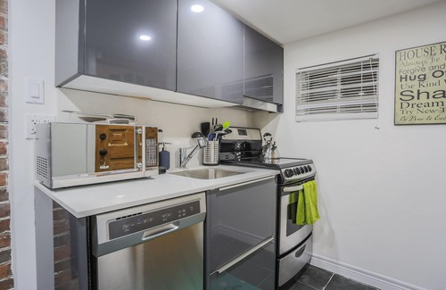 Palmerston Casa | Hidden Gem In Sought-After Little Italy