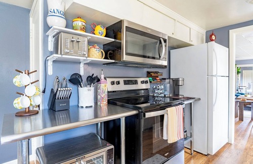 Downtown Casa | Hidden gem in vibrant downtown Redmond mins/ from Microsoft Marymoor,Woodinville