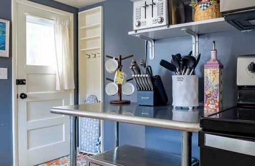 Downtown Casa | Hidden gem in vibrant downtown Redmond mins/ from Microsoft Marymoor,Woodinville