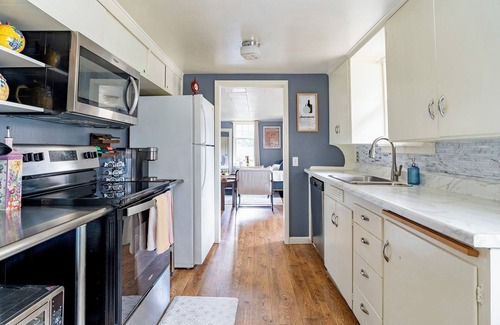 Downtown Casa | Hidden gem in vibrant downtown Redmond mins/ from Microsoft Marymoor,Woodinville