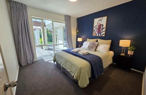 Halswell Casa | Hidden Gem of Christchurch - Sleeps 13