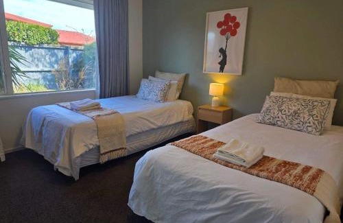 Halswell Casa | Hidden Gem of Christchurch - Sleeps 13
