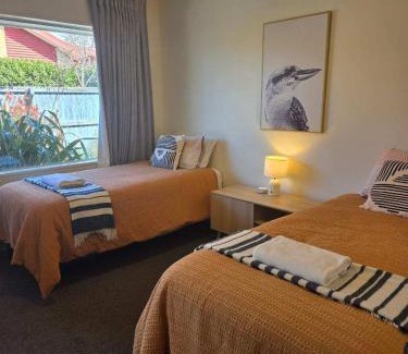 Halswell Casa | Hidden Gem of Christchurch - Sleeps 13