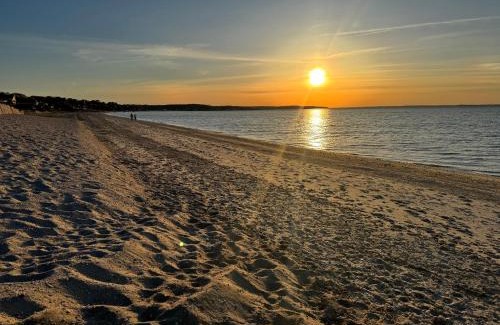 Shinnecock Hills Casa | Hidden gem! Southampton beach cottage