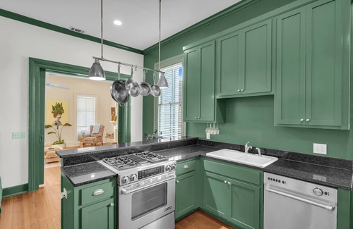 Savannah Victorian District Condominio | Hidden Gem w/Incredible Outdoor Living + Steps to Forsyth by Lucky Savannah