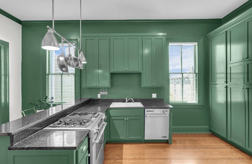 Savannah Victorian District Condominio | Hidden Gem w/Incredible Outdoor Living + Steps to Forsyth by Lucky Savannah