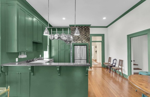 Savannah Victorian District Condominio | Hidden Gem w/Incredible Outdoor Living + Steps to Forsyth by Lucky Savannah