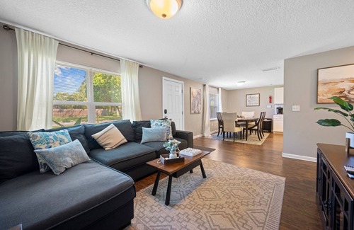 Jacksonville Casa | Hidden Gem with October Discounts!