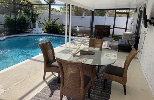 Pebble Point Casa | Hidden Gem with private pool for Family 20 minutes to Disney and Universal