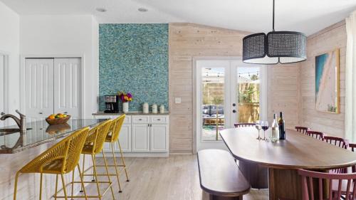 Vilano Beach Casa | Hidden Grove Hot Tub Deck w Lounge 2 blocks to the Beach
