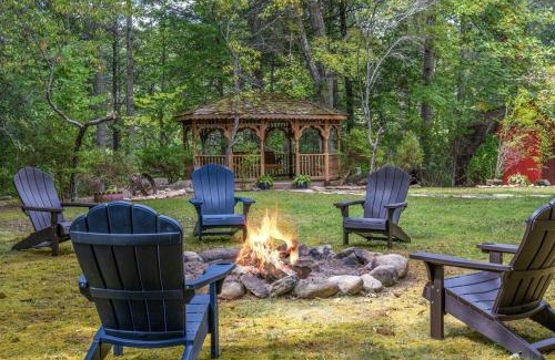 Rocky Grove Casa | Hidden Hollow Cabin in the Smoky Mountains