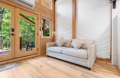 Branson Casa | Hidden Hollow - Desirable Ozark Glamping