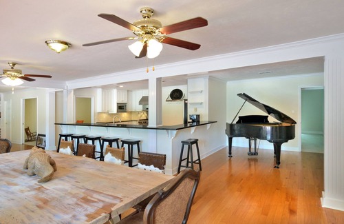 Gainesville Casa | Hidden Lake Vacation Club AND Carriage House - Sleeps 18!