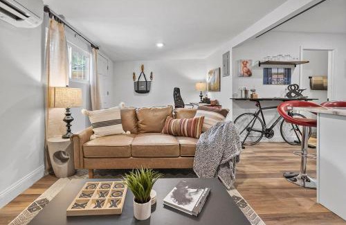 St. Augustine Casa | Hidden Lighthouse Bungalow Renovated 2 Beds Dogs Ok