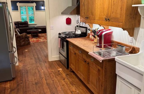 Franklin Casa | Hidden Meadow Mountain Cottage w/ Farm Animals