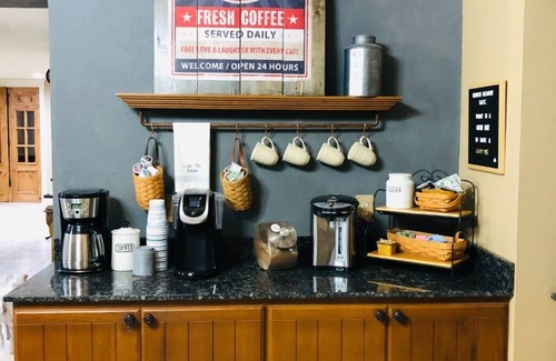 Stratford Casa | Hidden Meadow Vacation Retreat