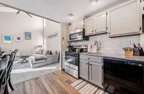 Hidden Valley Casa | Hidden ONEder - 3BR Ski Resort Townhome - Sleeps 7