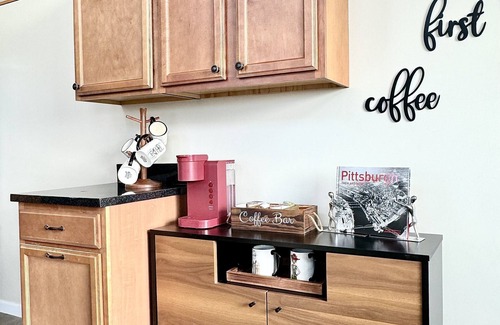 Pittsburgh Casa | Hidden Pearl - City Skyline View - Free Hot Spa