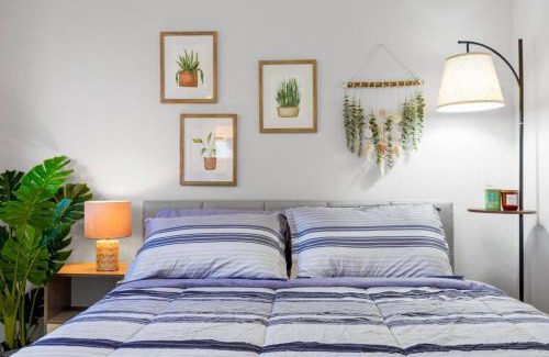 Hillwood Casa | Hidden Renovated Garden Cottage Near Costco I99