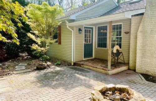 Brockton Casa | Hidden River Lodge at Hawk Mountain