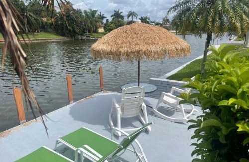 Fort Myers Casa | Hidden Secret Waterfront Retreat