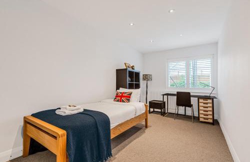 London Borough of Hounslow Apartamento | Hidden treasure 2 BR ground floor apt, Brentford