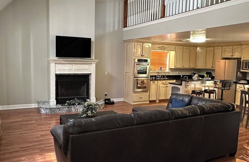 Biloxi Casa | Hidden Treasure Charming 4-bedroom river house on the Biloxi River