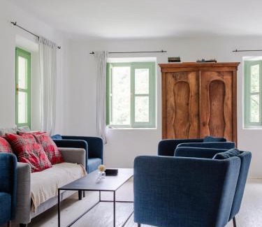 Kambresko Casa | Hidden Valley House - a rustic retreat