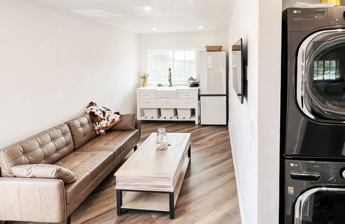 County Property Casa | Hidden Valley Retreat - Near Beach + Dtwn