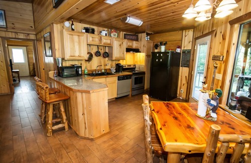 Smithville Cabina | Hidden Valley Retreat - Un escape de Creekside al país