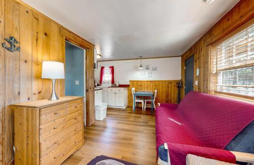 Downtown Cannon Beach Casa | Hidden Villa Cottage #1 - The Nautical Cottage